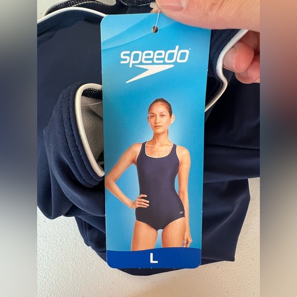 Speedo One-Piece Swimsuit, Keyhole Crisscross Back Moderate Contrast Cut - Picture 3 of 4